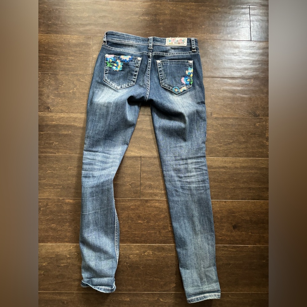 Grace in LA Denim Skinny Jeans with Floral Embroidery